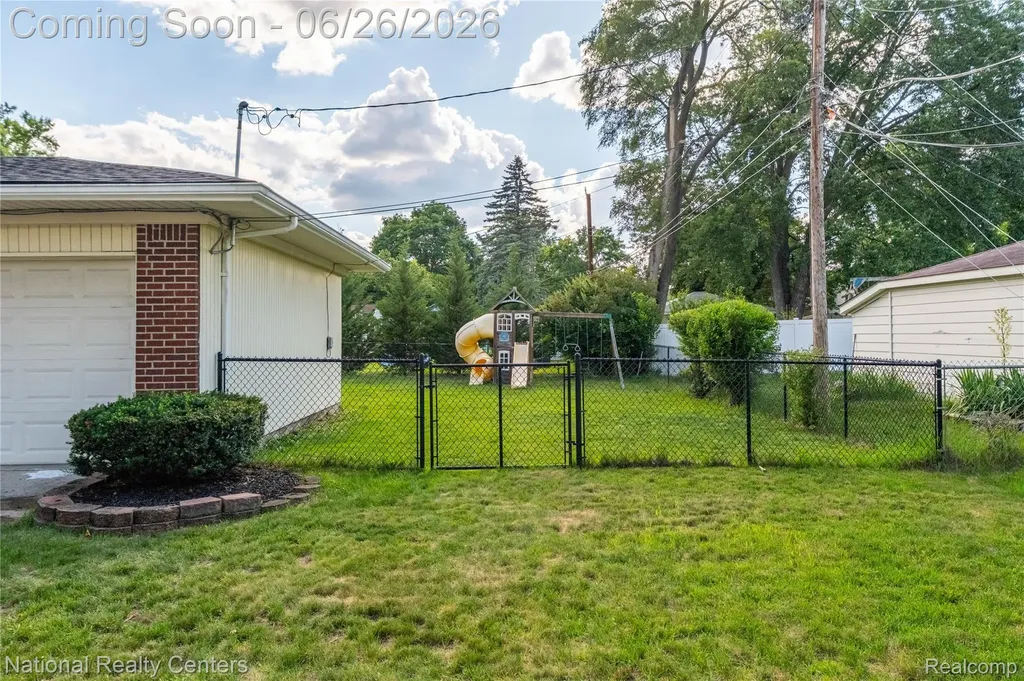 33112 Kirby Street Farmington City MI 48336