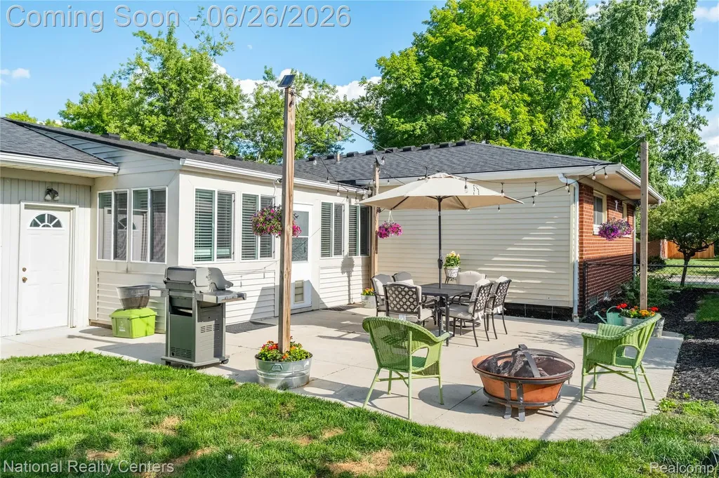 33112 Kirby Street Farmington City MI 48336