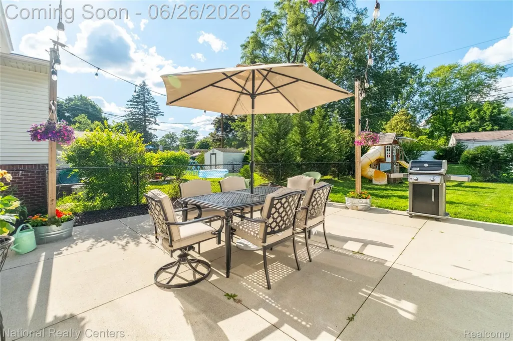 33112 Kirby Street Farmington City MI 48336