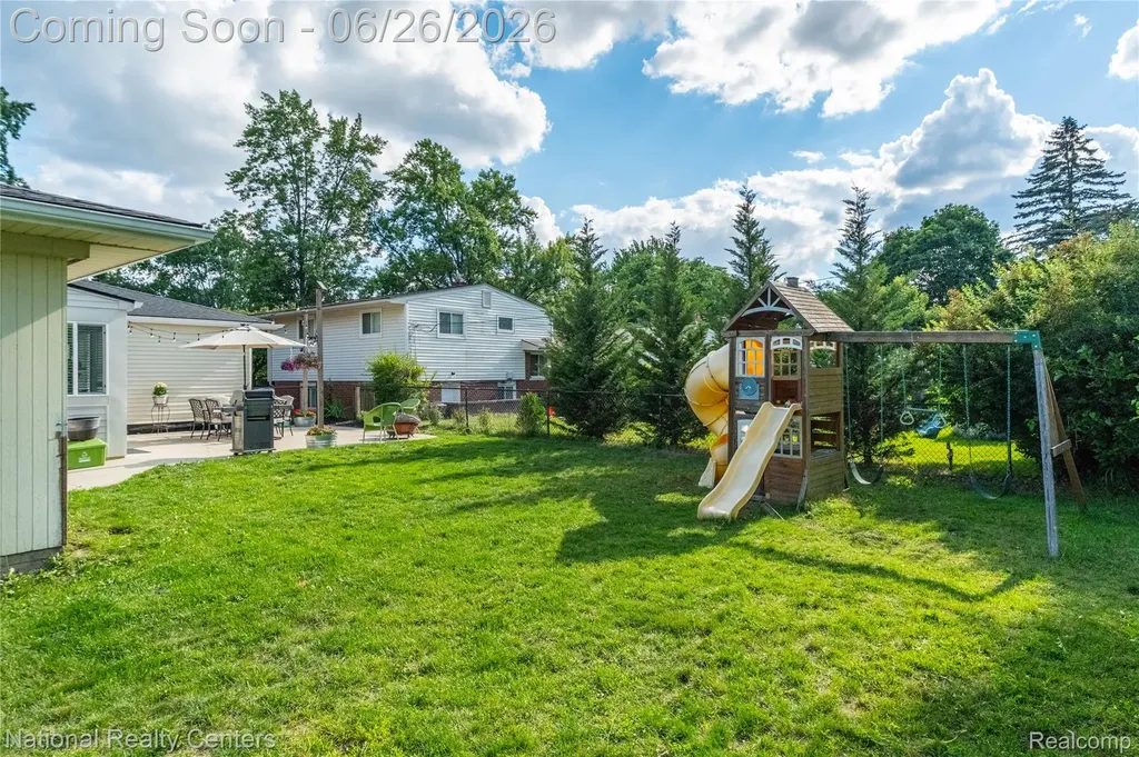 33112 Kirby Street Farmington City MI 48336