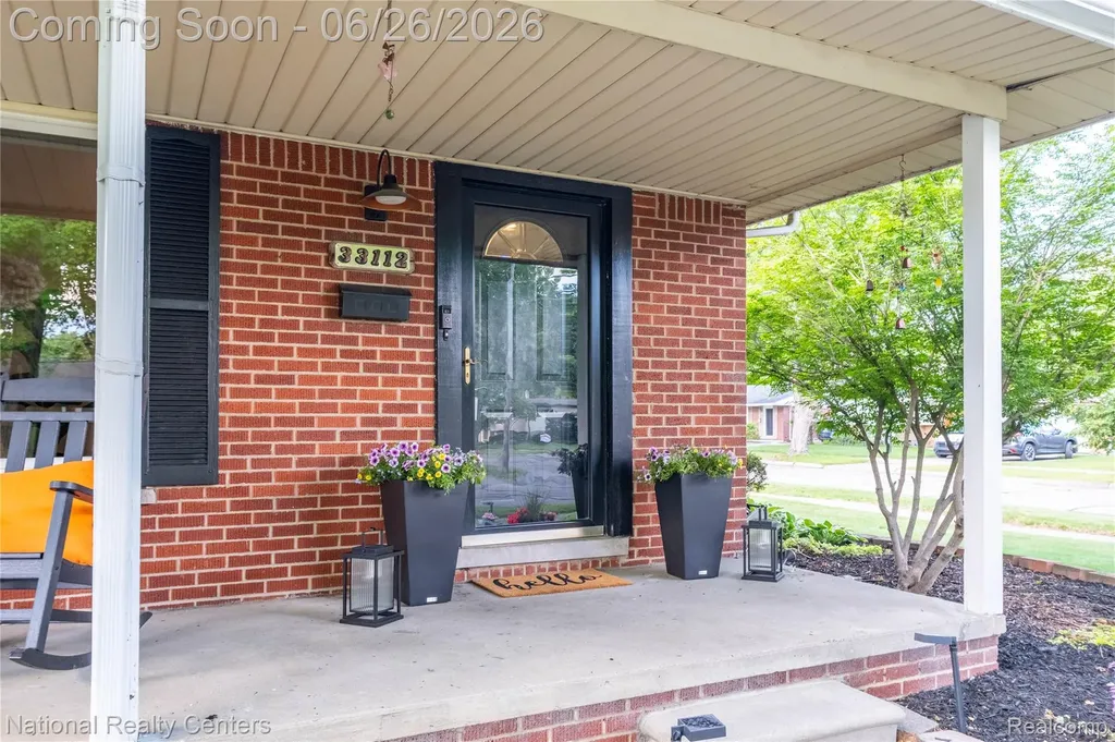 33112 Kirby Street Farmington City MI 48336