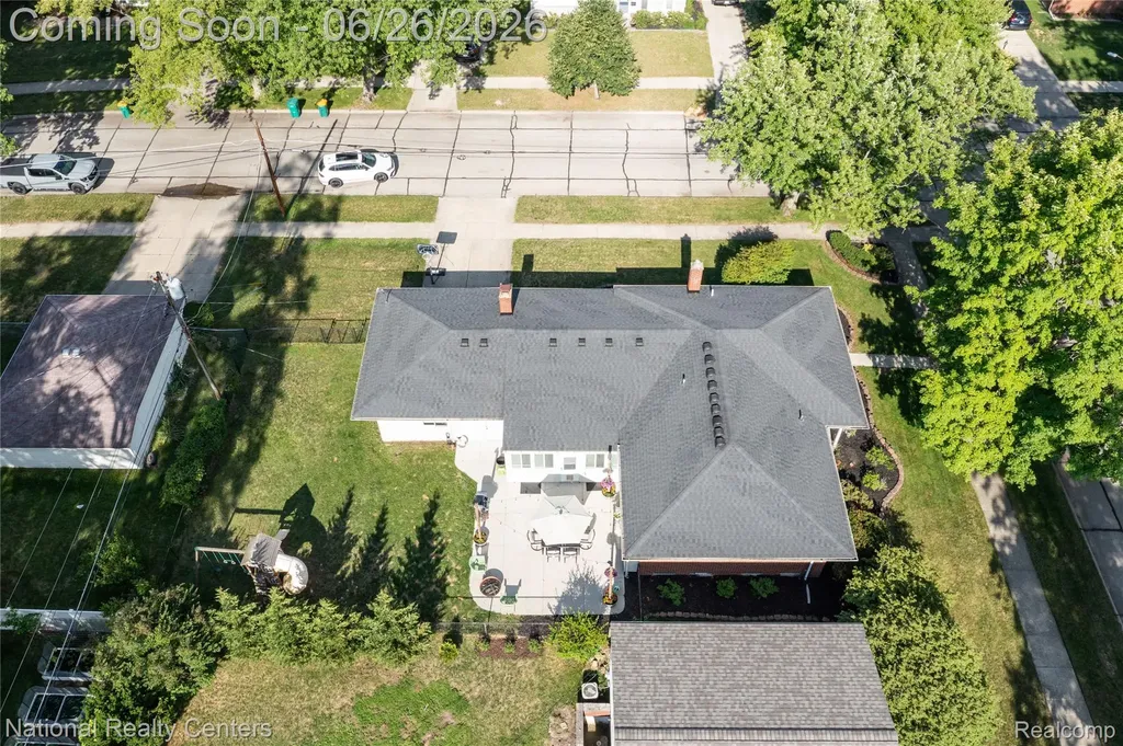 33112 Kirby Street Farmington City MI 48336