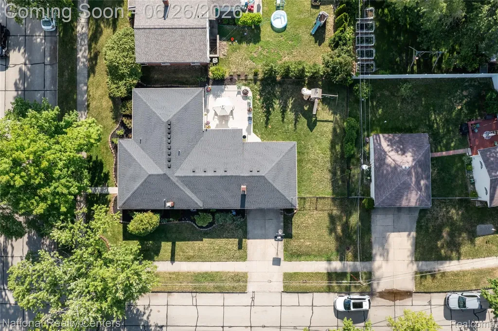 33112 Kirby Street Farmington City MI 48336