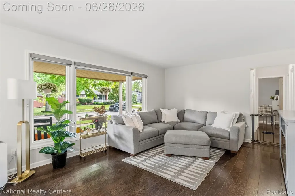 33112 Kirby Street Farmington City MI 48336
