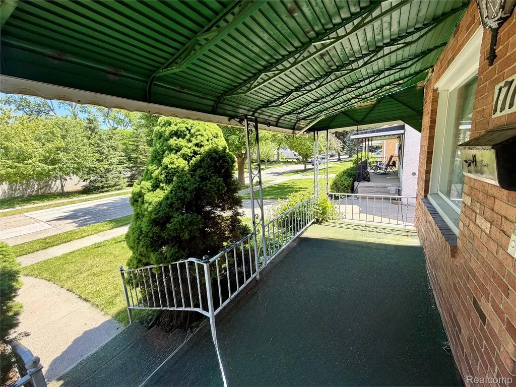 1714 Harwood Avenue Royal Oak City MI 48067