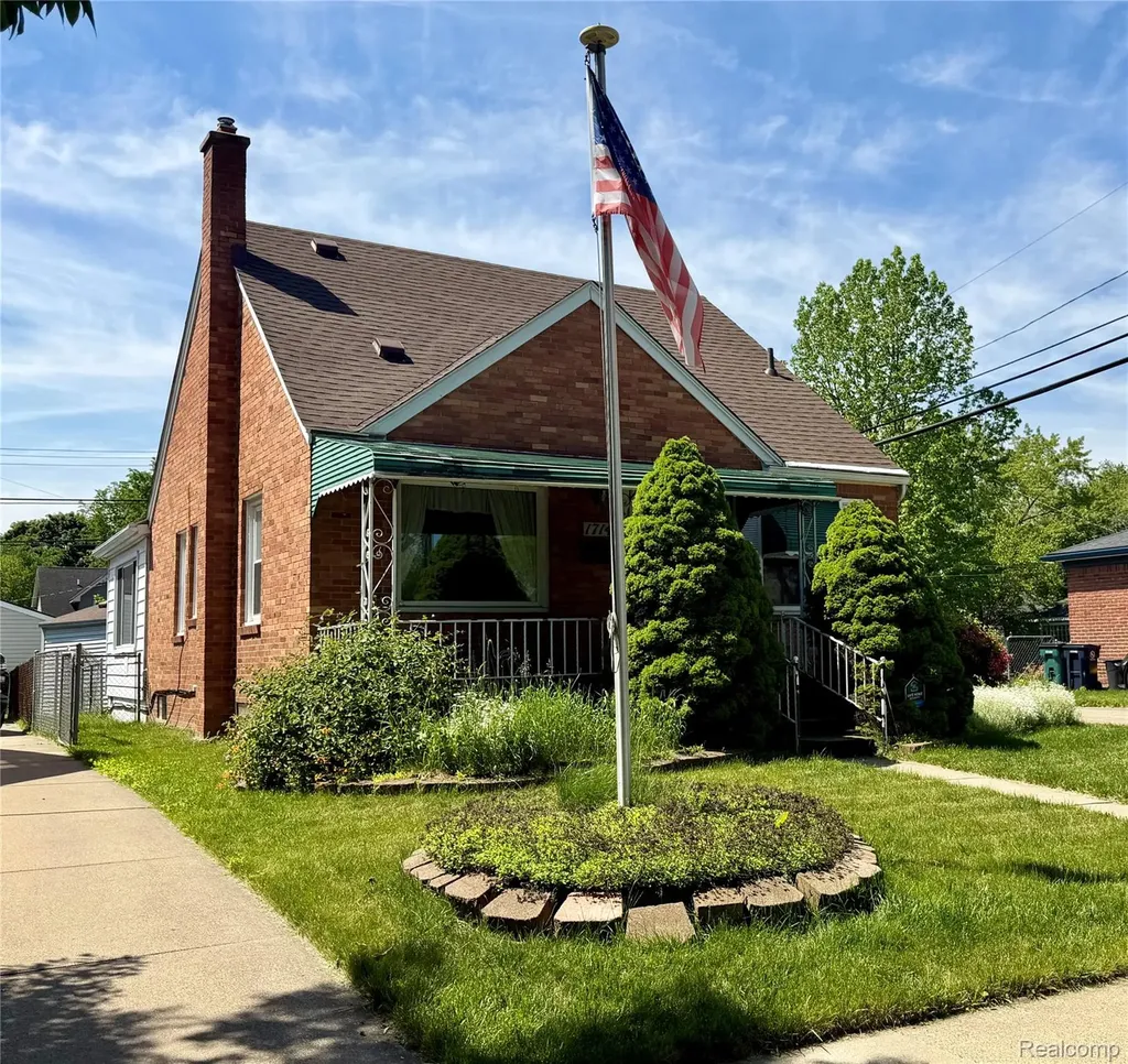 1714 Harwood Avenue Royal Oak City MI 48067