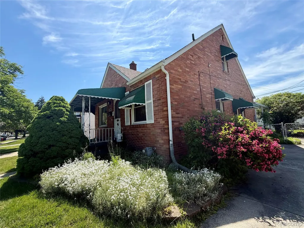 1714 Harwood Avenue Royal Oak City MI 48067