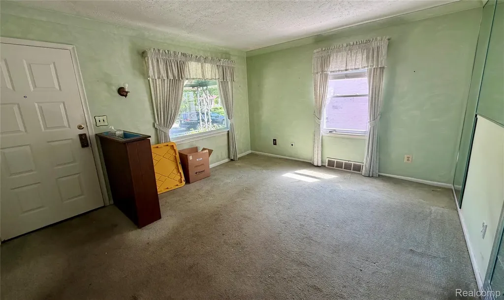 1714 Harwood Avenue Royal Oak City MI 48067