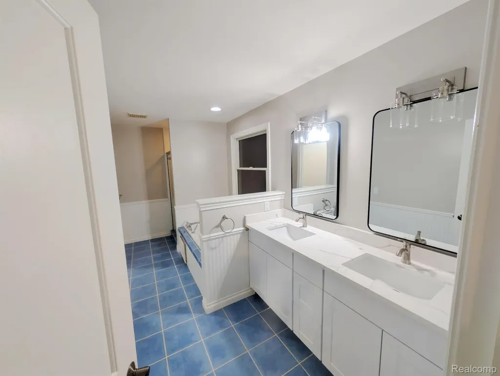1859 Lonesome Lake Court Orion Charter Township MI 48362