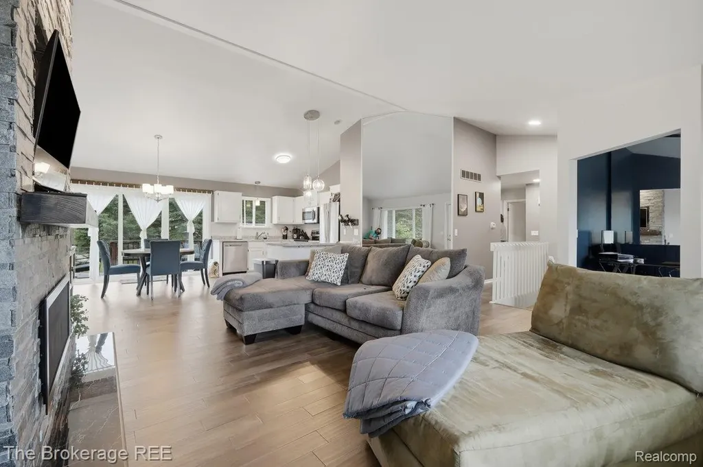 6060 Hearthside Place Grand Blanc Charter Township MI 48439