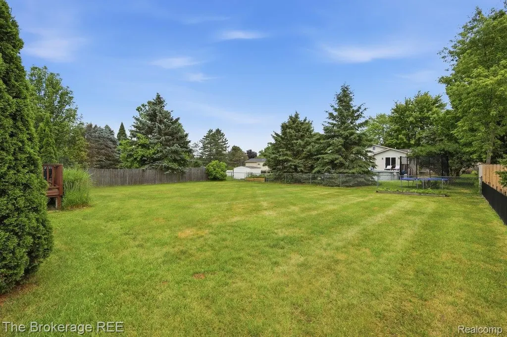 6060 Hearthside Place Grand Blanc Charter Township MI 48439