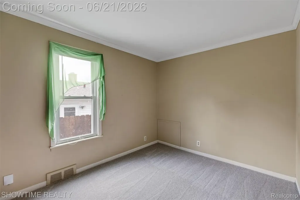 26518 Hollywood Street Roseville City MI 48066