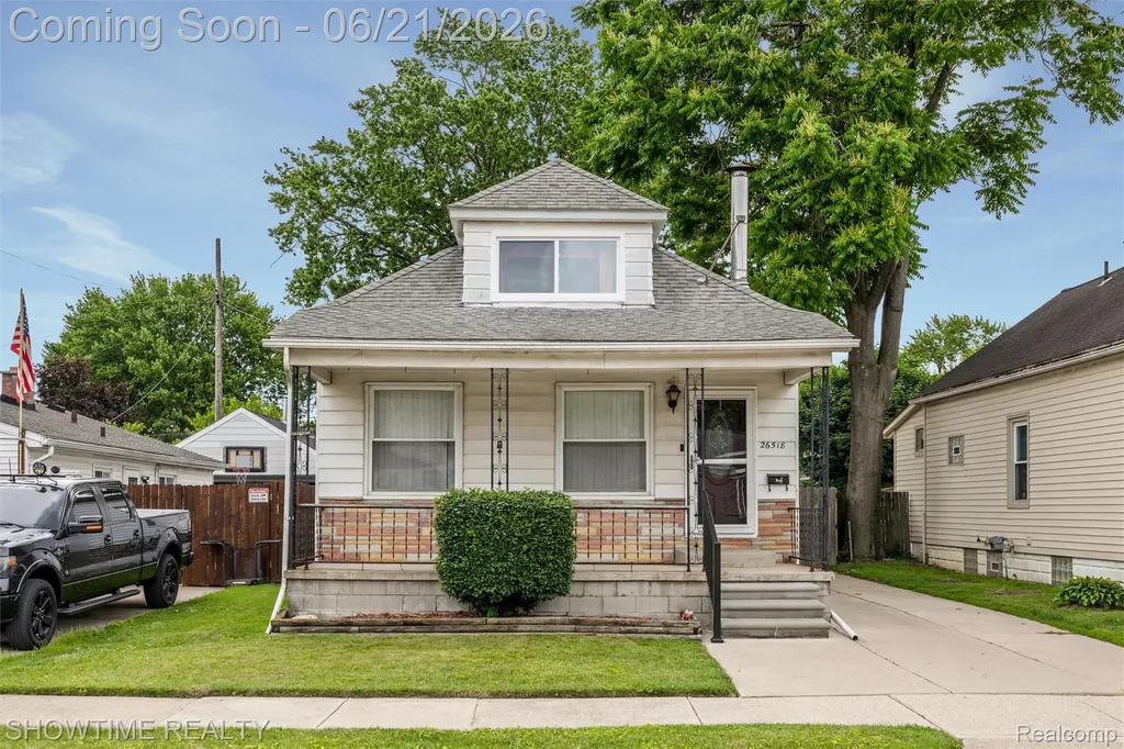 26518 Hollywood Street Roseville City MI 48066