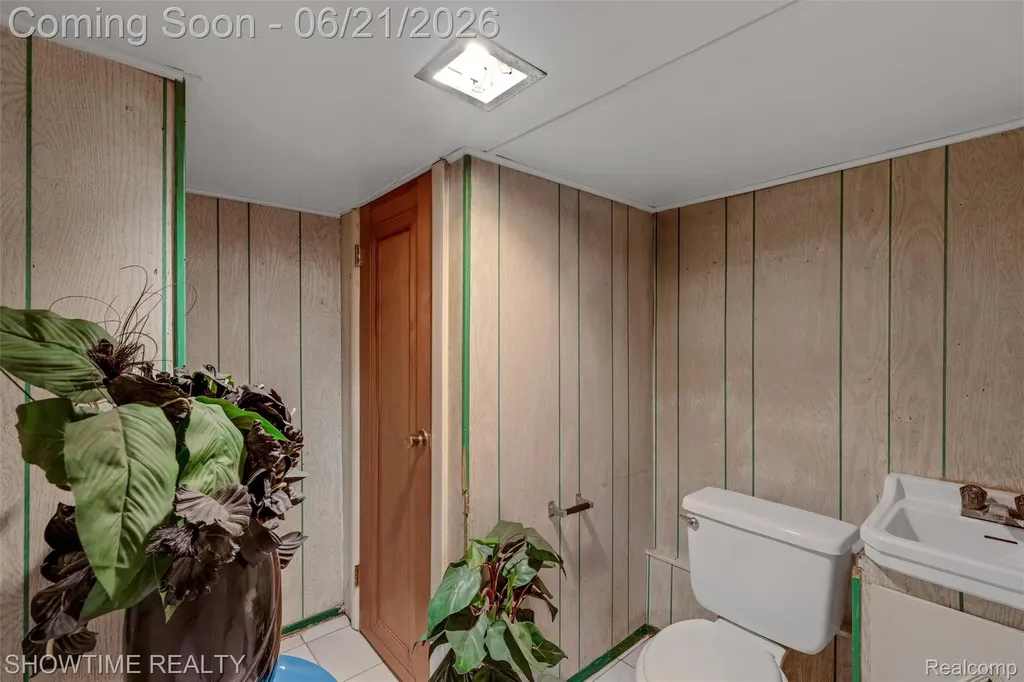 26518 Hollywood Street Roseville City MI 48066