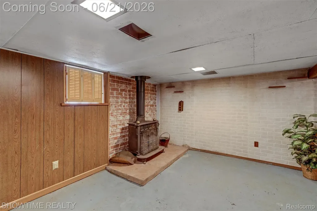 26518 Hollywood Street Roseville City MI 48066