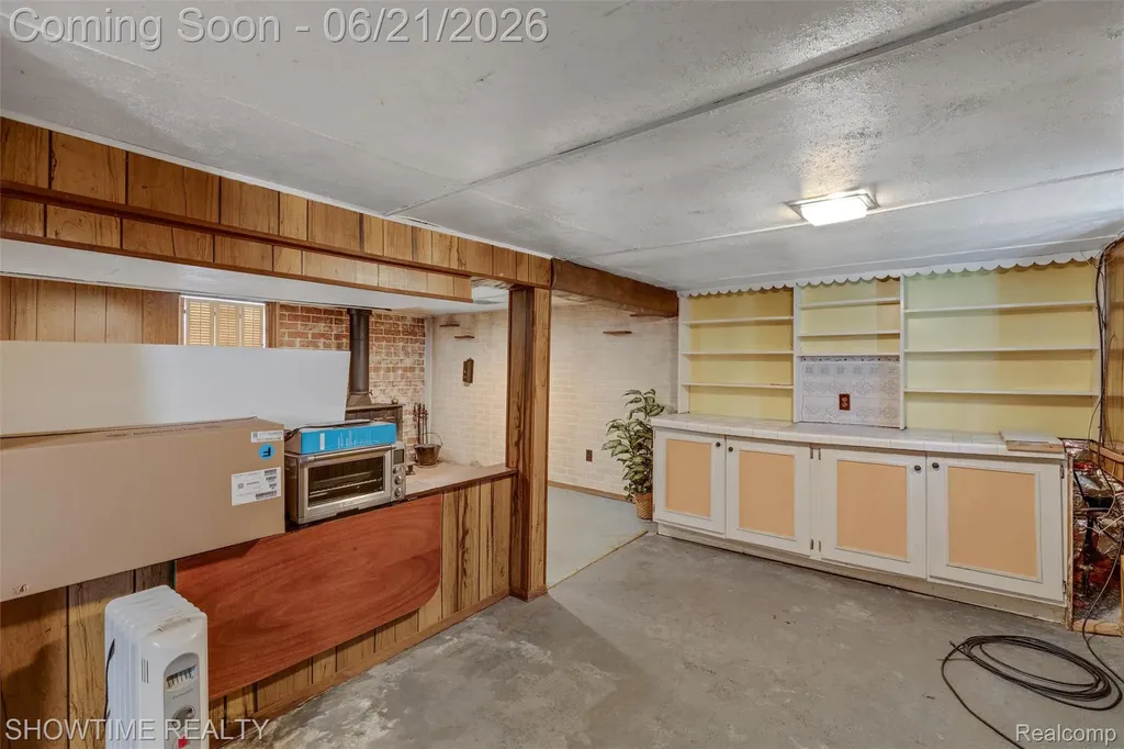 26518 Hollywood Street Roseville City MI 48066