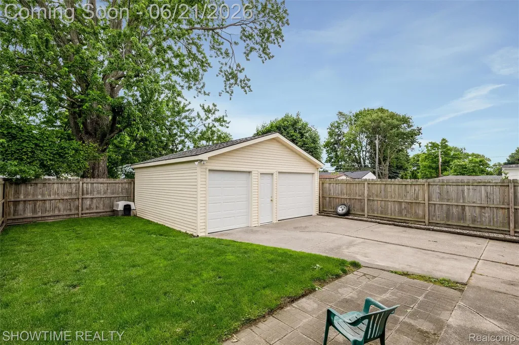 26518 Hollywood Street Roseville City MI 48066