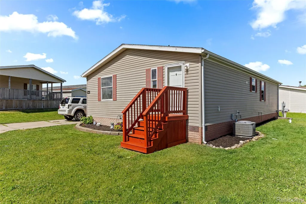 9544 Rhodes Court Salem Township MI 48167