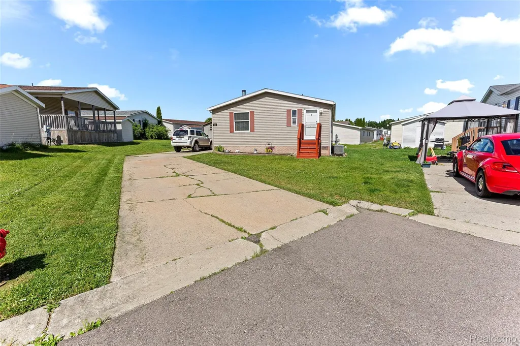 9544 Rhodes Court Salem Township MI 48167
