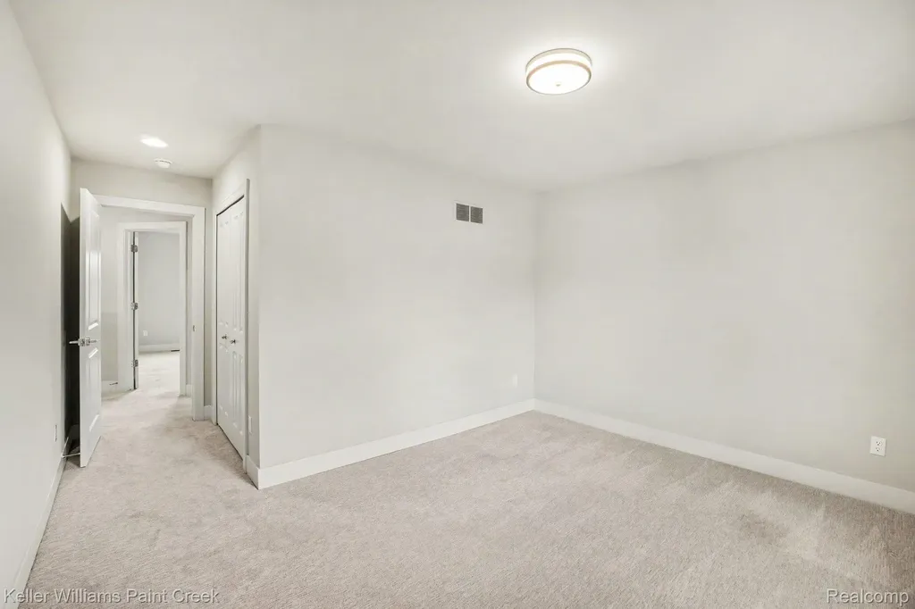 1976 Kohli Drive Troy City MI 48083