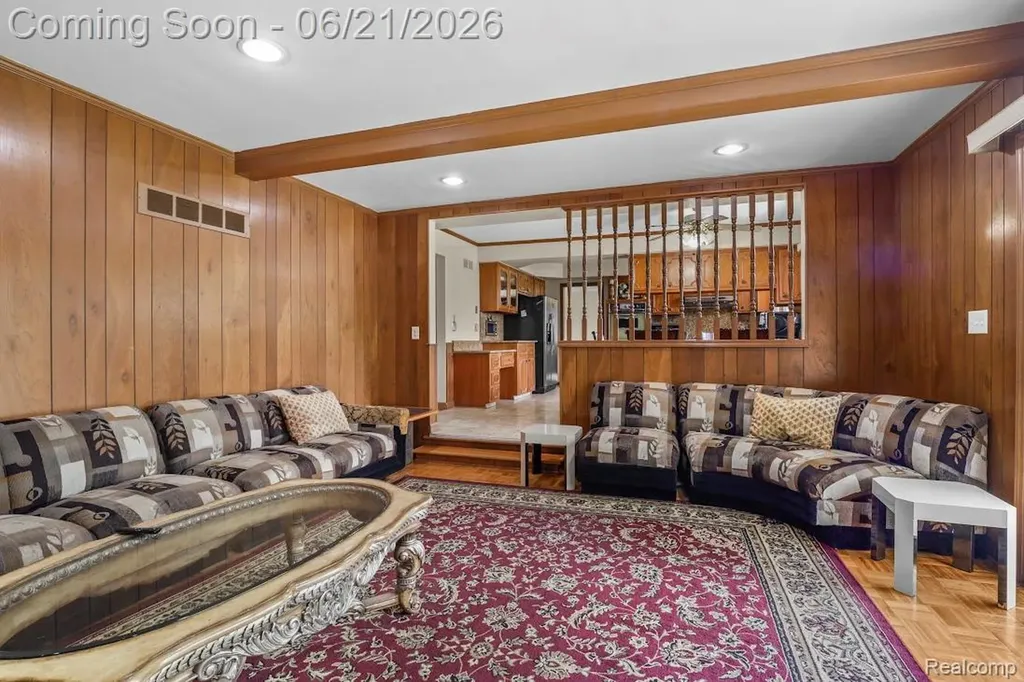 26449 Haverhill Drive Warren City MI 48091