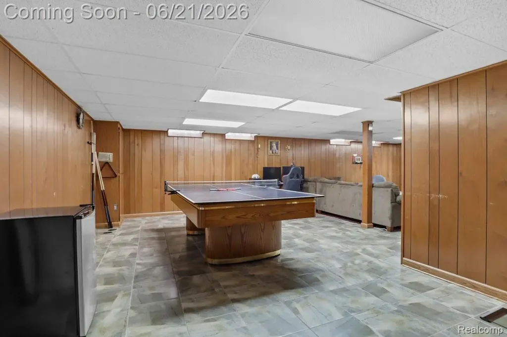 26449 Haverhill Drive Warren City MI 48091