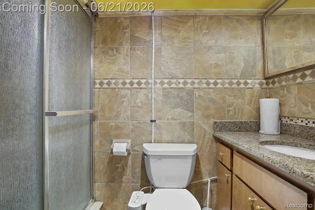 26449 Haverhill Drive Warren City MI 48091