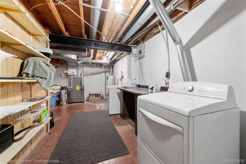 35766 Union Lake Road Harrison Charter Township MI 48045