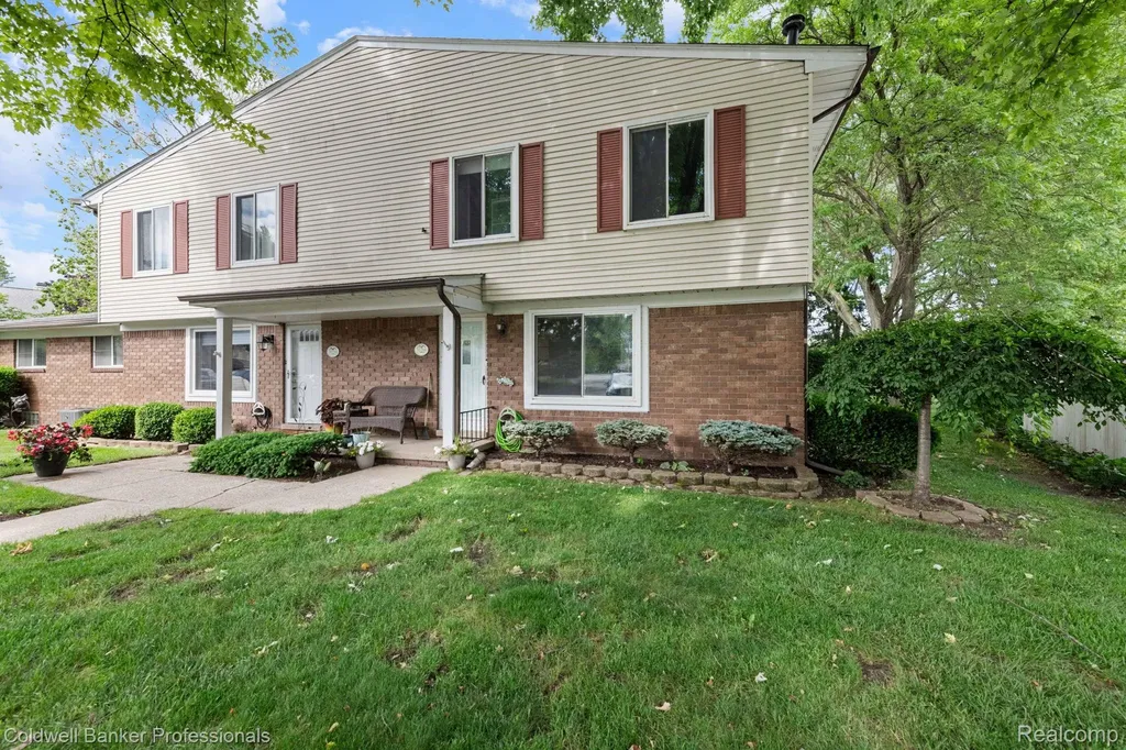 35766 Union Lake Road Harrison Charter Township MI 48045