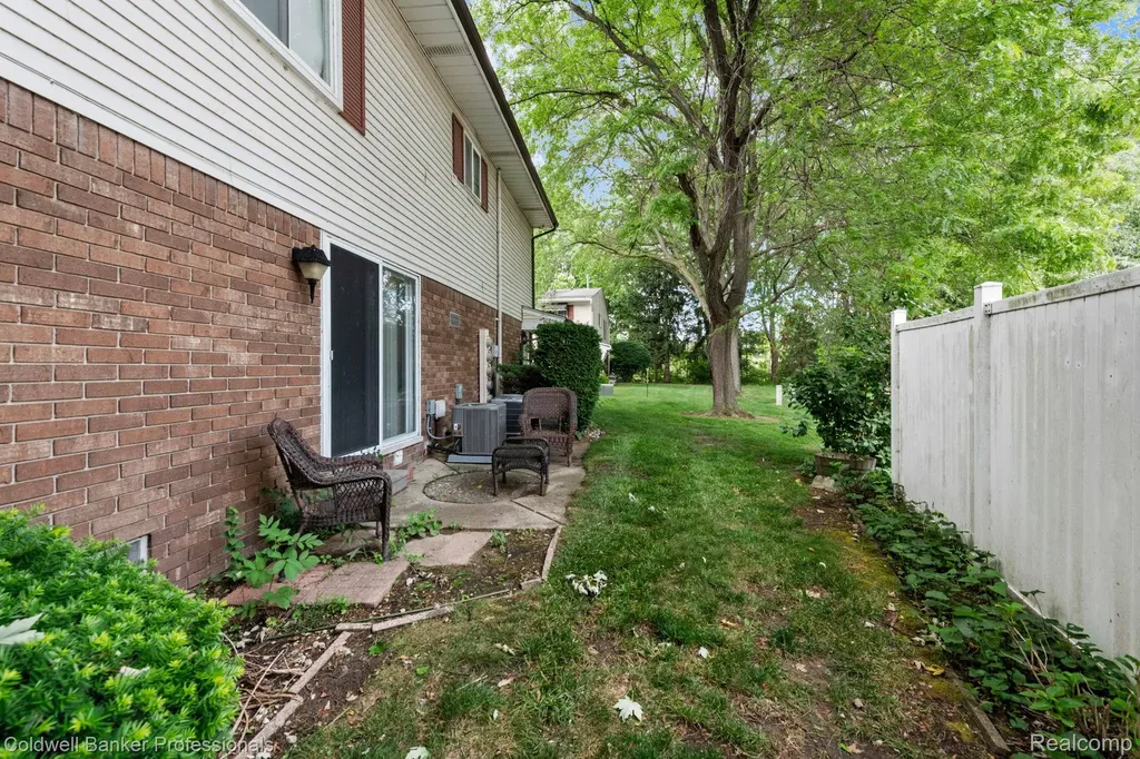 35766 Union Lake Road Harrison Charter Township MI 48045