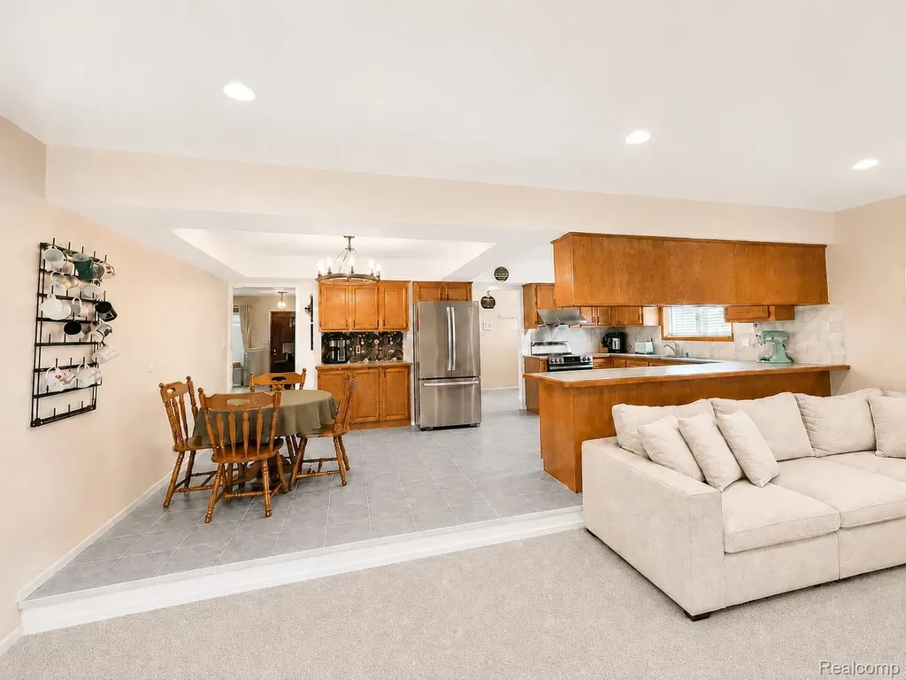 39217 Bramblebush Court Clinton Charter Township MI 48038
