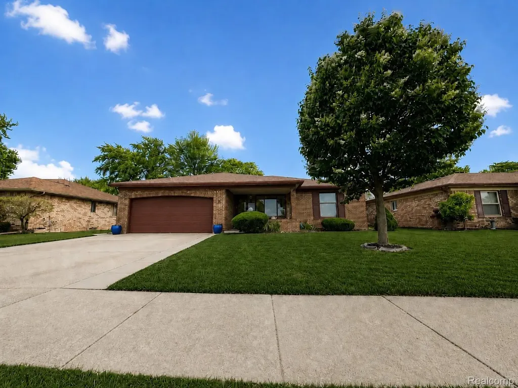 39217 Bramblebush Court Clinton Charter Township MI 48038