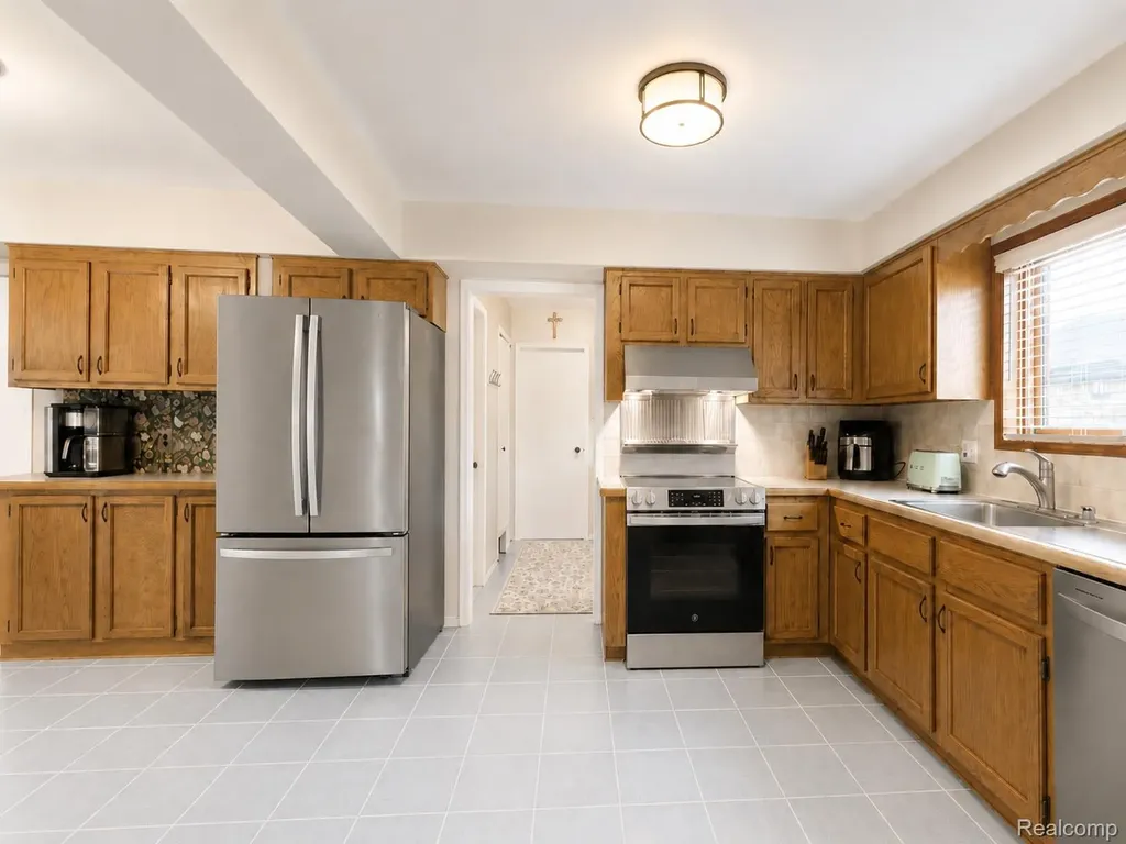 39217 Bramblebush Court Clinton Charter Township MI 48038