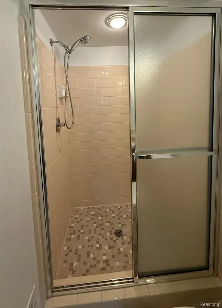 39217 Bramblebush Court Clinton Charter Township MI 48038