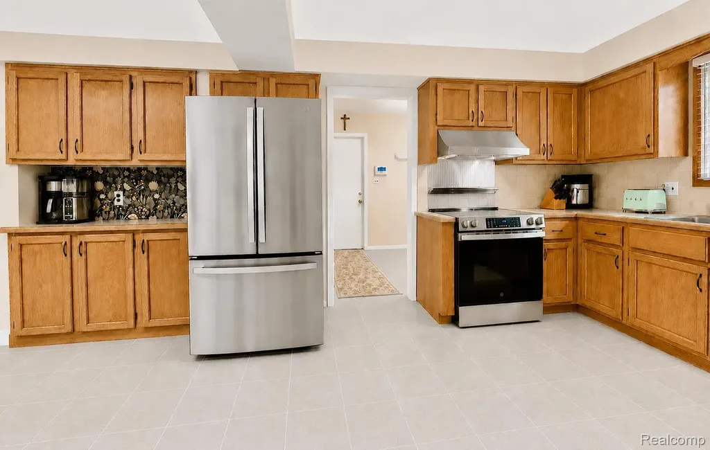 39217 Bramblebush Court Clinton Charter Township MI 48038