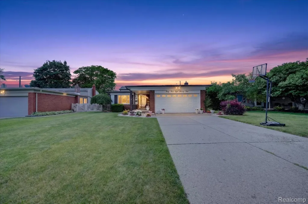 33879 Brookshire Drive Sterling Heights City MI 48312