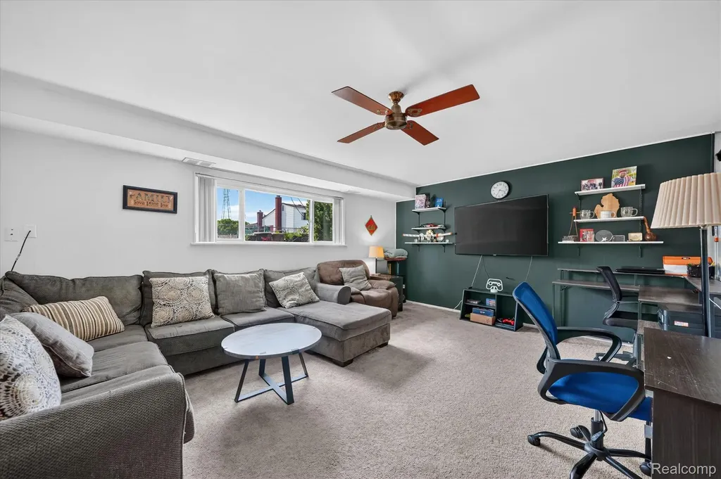 33879 Brookshire Drive Sterling Heights City MI 48312