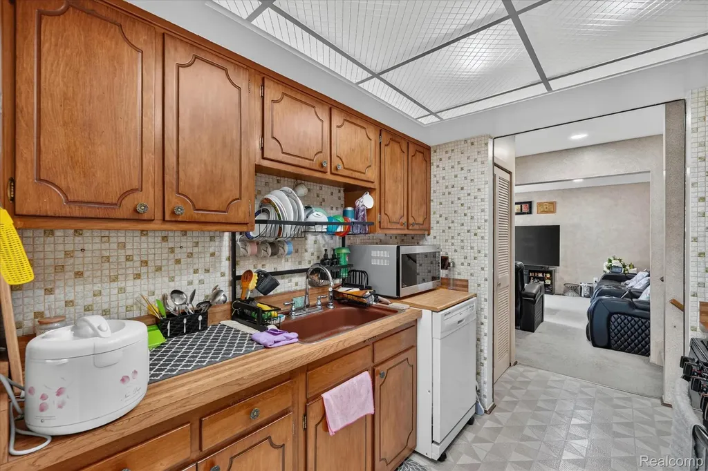 33879 Brookshire Drive Sterling Heights City MI 48312