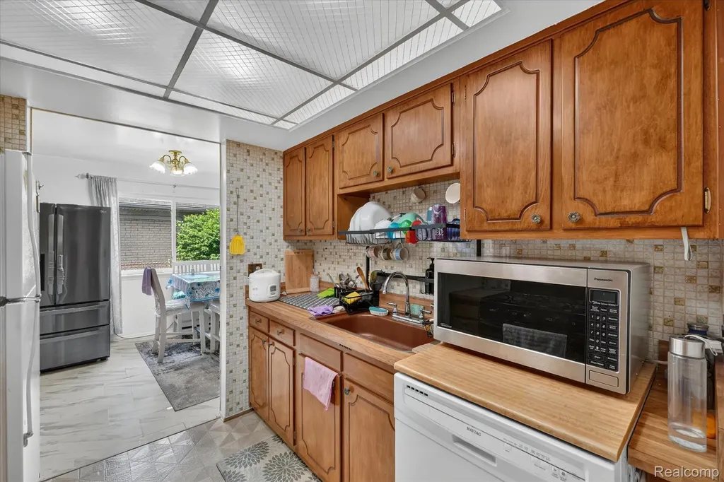 33879 Brookshire Drive Sterling Heights City MI 48312