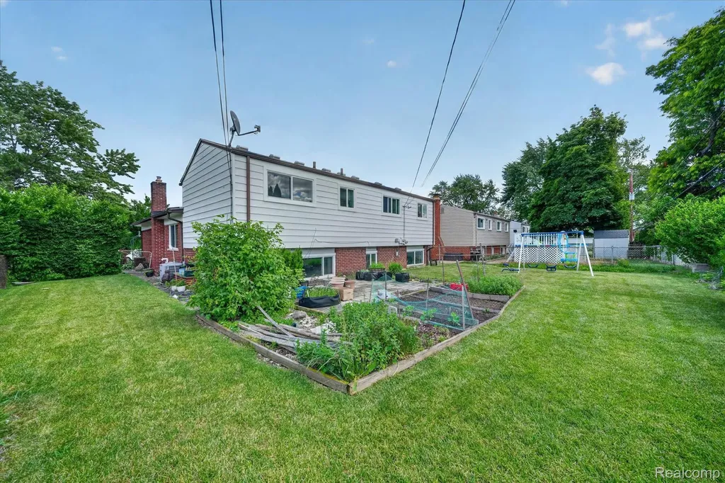 33879 Brookshire Drive Sterling Heights City MI 48312