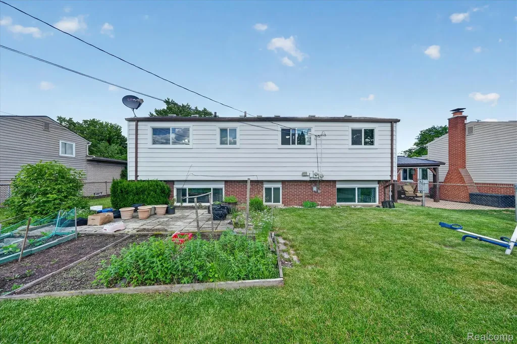 33879 Brookshire Drive Sterling Heights City MI 48312