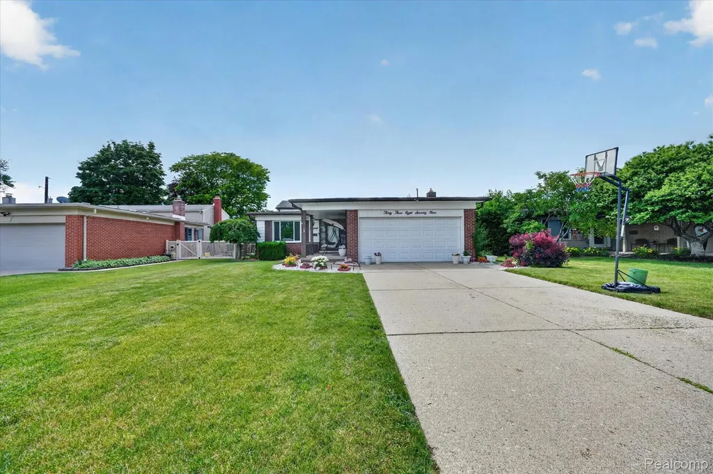 33879 Brookshire Drive Sterling Heights City MI 48312