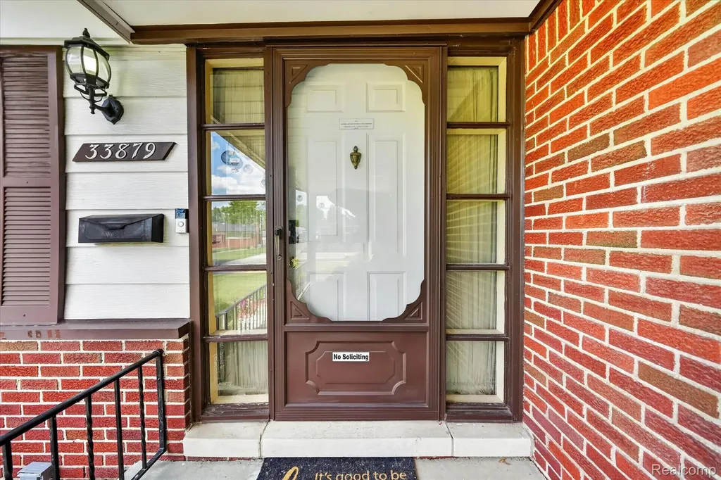 33879 Brookshire Drive Sterling Heights City MI 48312
