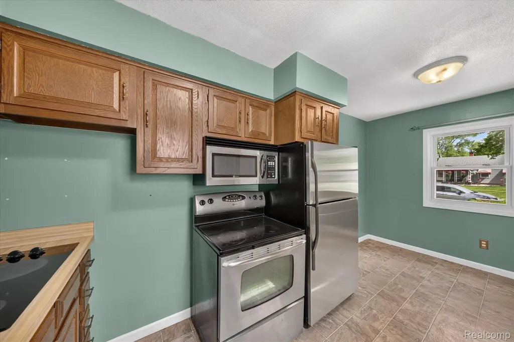 13451 Brest Street Southgate City MI 48195