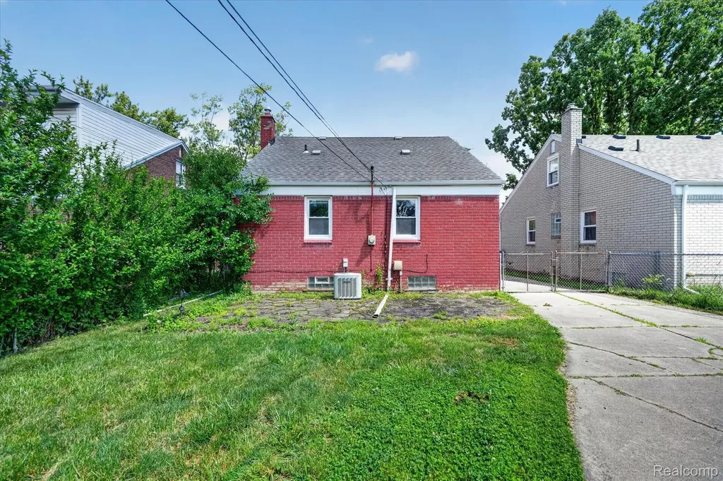 13451 Brest Street Southgate City MI 48195