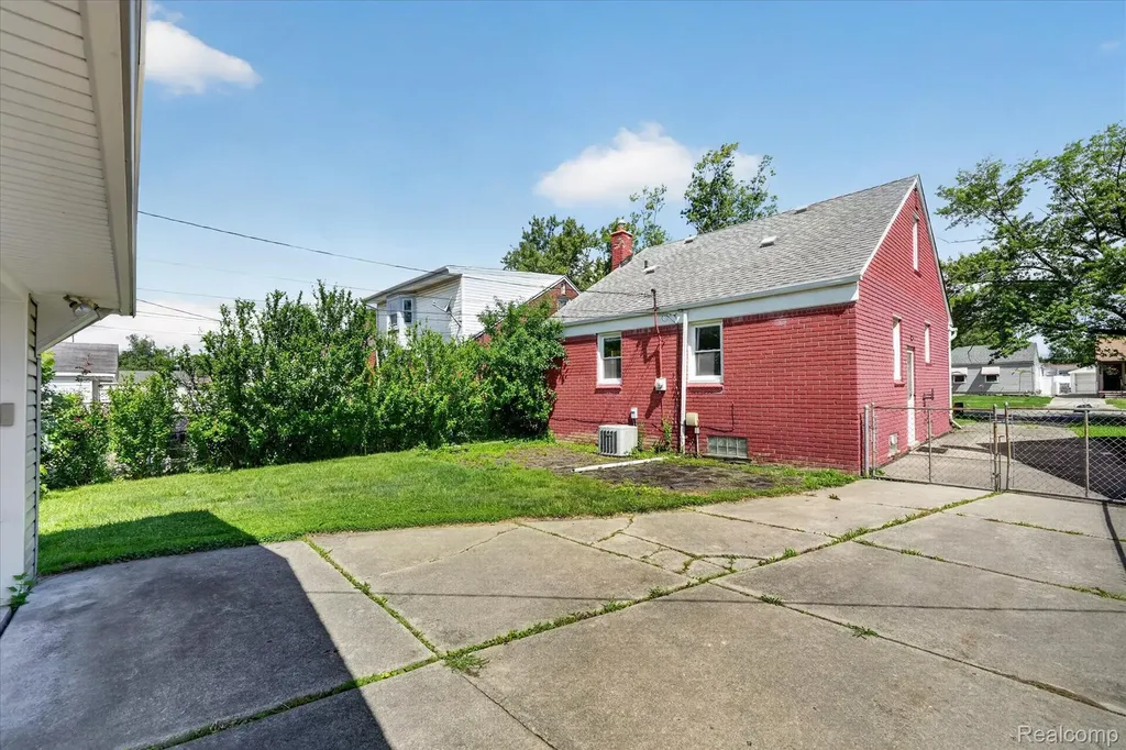 13451 Brest Street Southgate City MI 48195