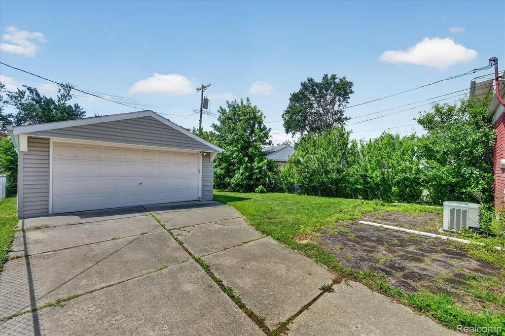 13451 Brest Street Southgate City MI 48195