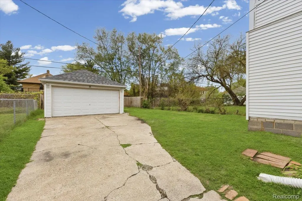 18073 Northlawn Street Detroit City MI 48221