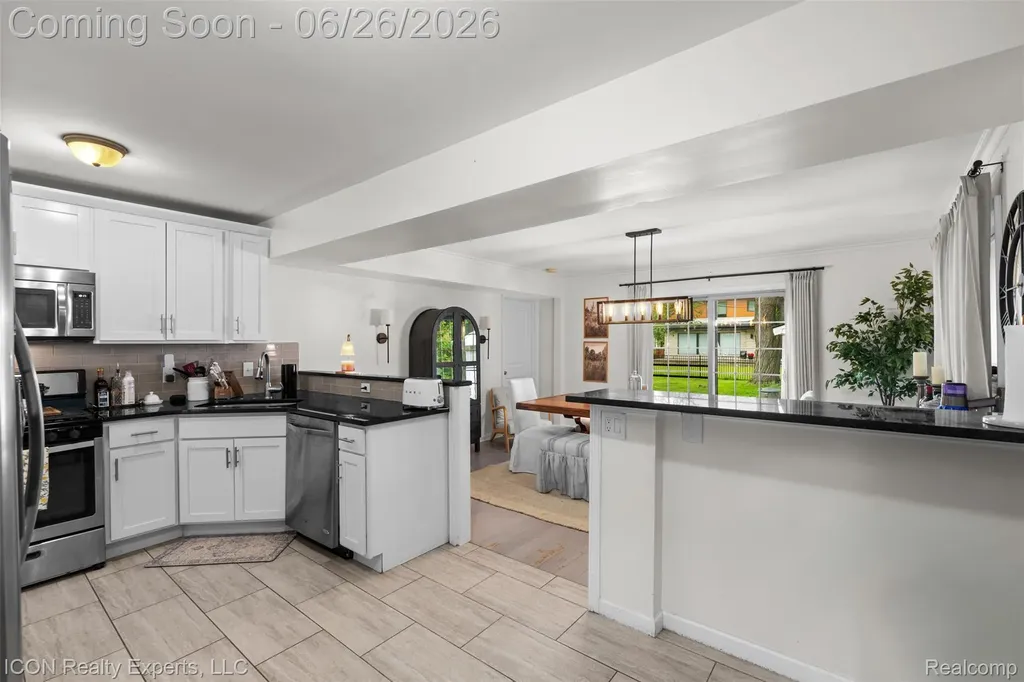 3788 Griffith Avenue Berkley City MI 48072