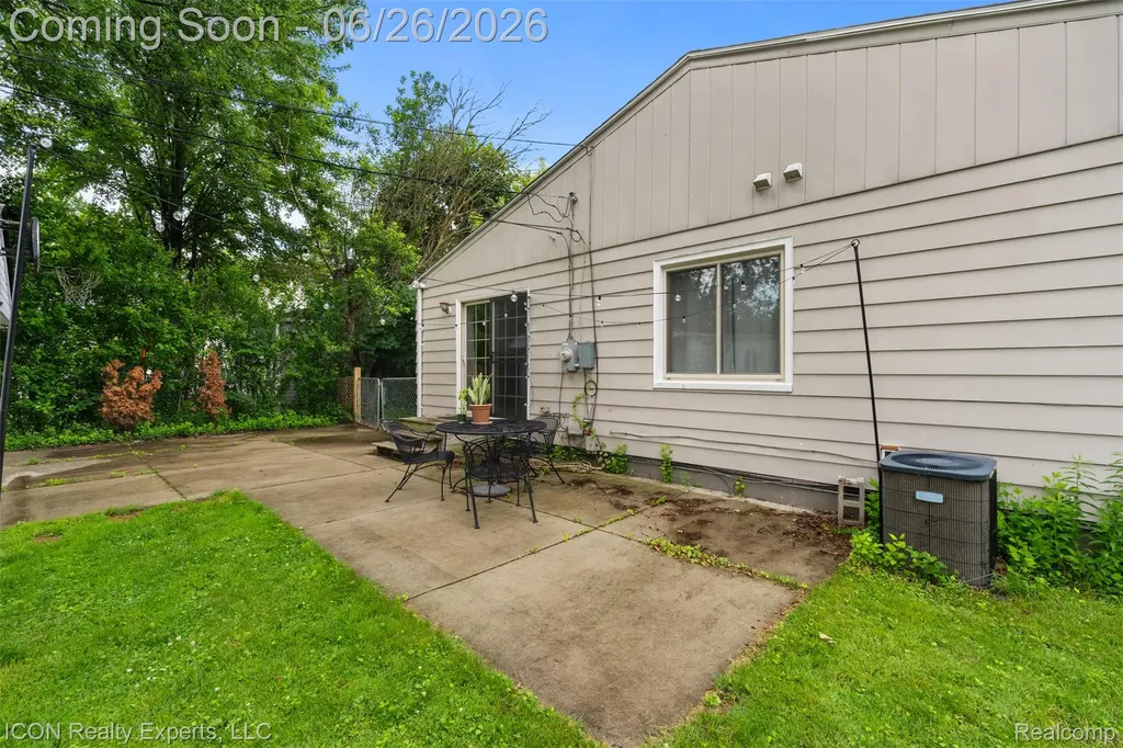 3788 Griffith Avenue Berkley City MI 48072